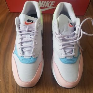 Nike women's Air Max 1 size 7.5 pastel